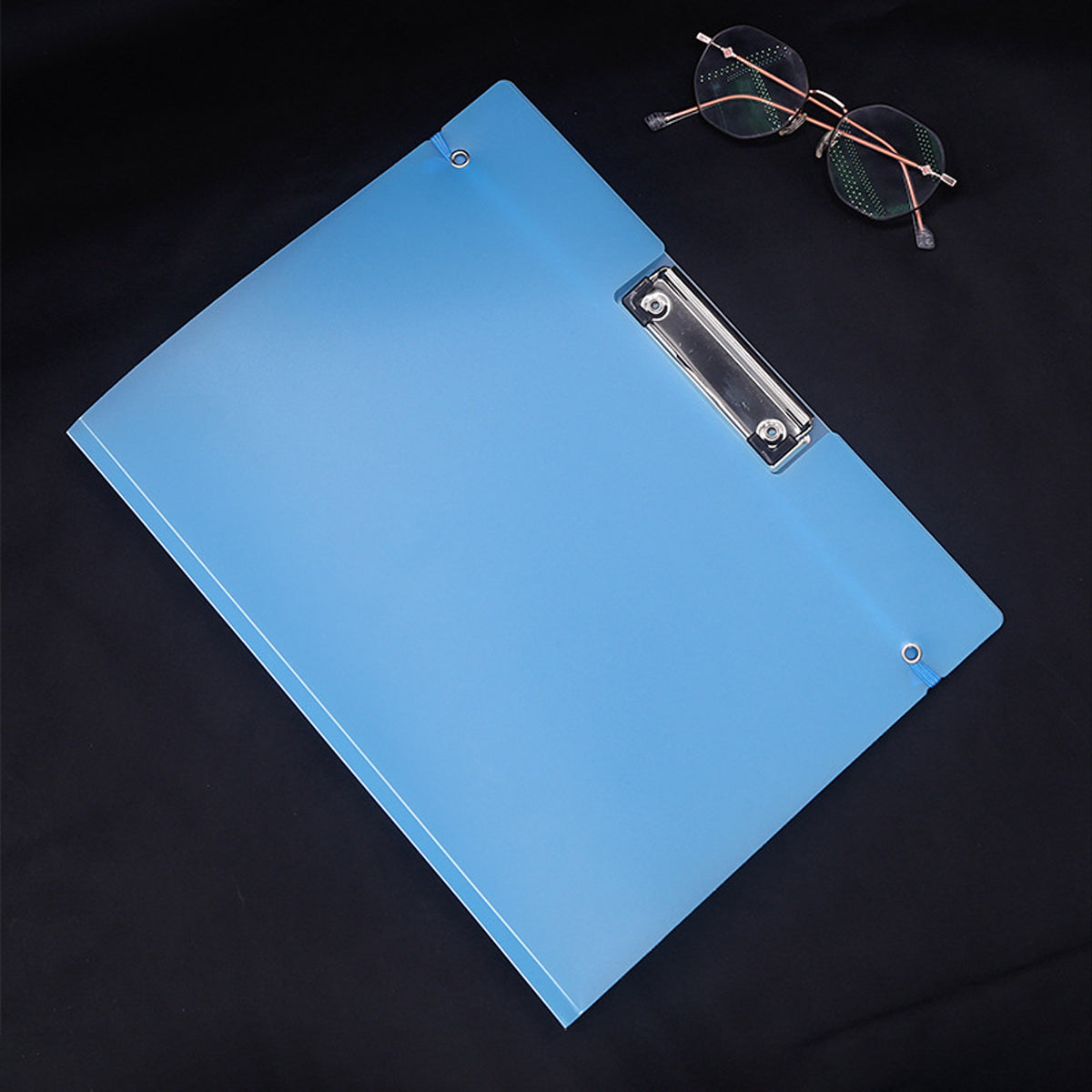 1 Pcs Foldable Clipboards with Cover, Letter Size File Folder Clipboard Flip Writing Pad A4 Punchless Binder with Clamp, Document Folder Organizer School Office Stationery for Learning Painting
